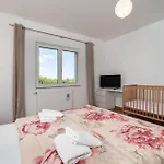 Apartamento 3 Bedroom Lovely In Radasinovci *
