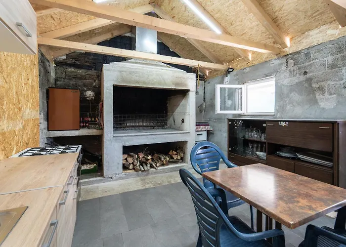 3 Bedroom In Radasinovci